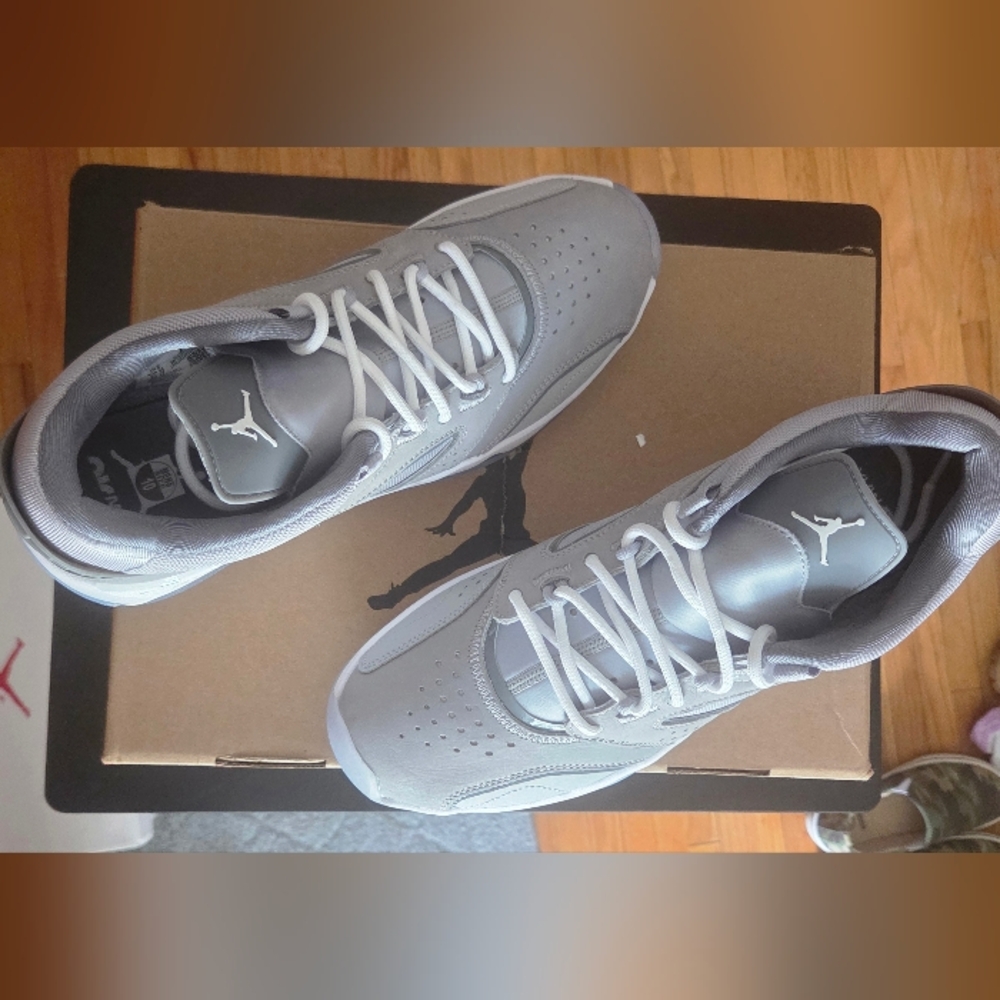 Jordan Point Lane 'Cool Grey' Men 10 $65.00 NWOT Ultra Crispy - Picture 7 of 12